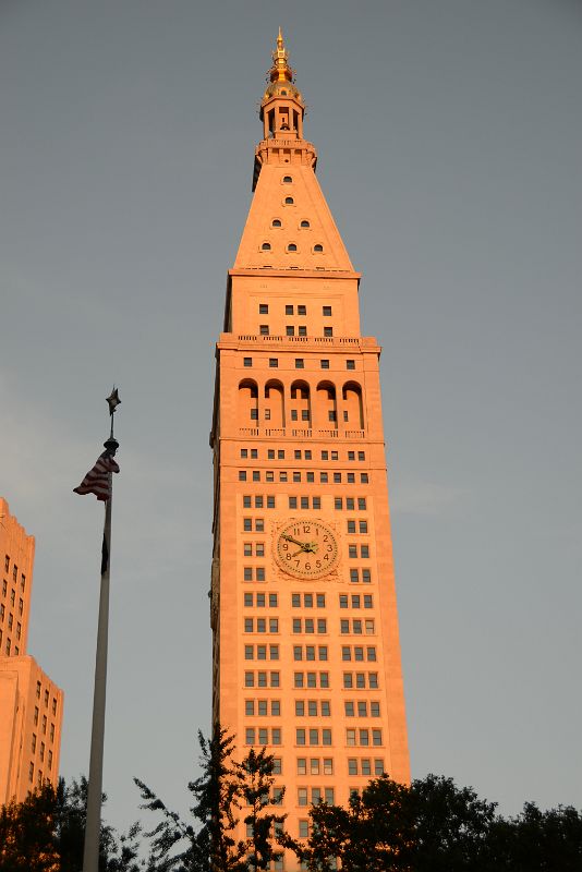 10-04 Met Life Tower At Sunset New York Madison Square Park